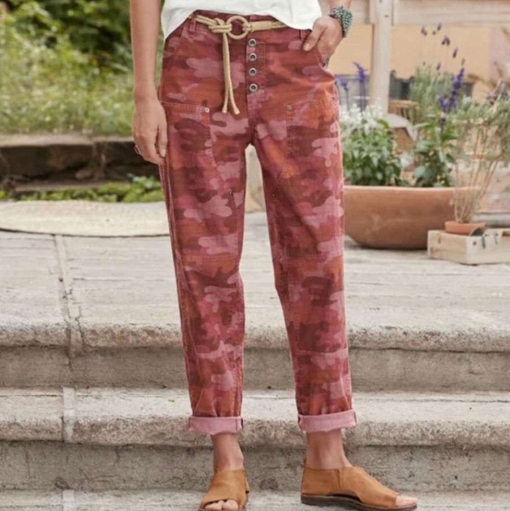 Sundance Quincy Pink Camo Utility Barrel Leg Pants